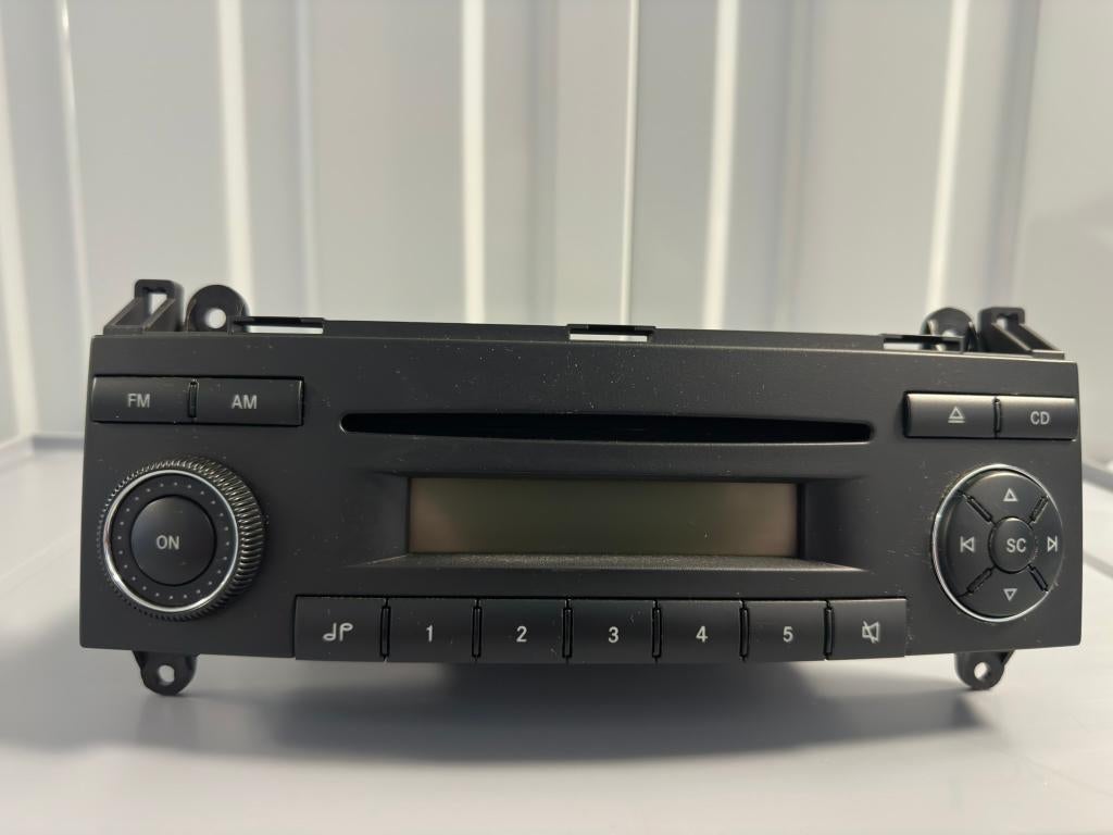 Volkswagen Radio RCD301, Auto diversen, Autoradio's, Verzenden, Zo goed als nieuw