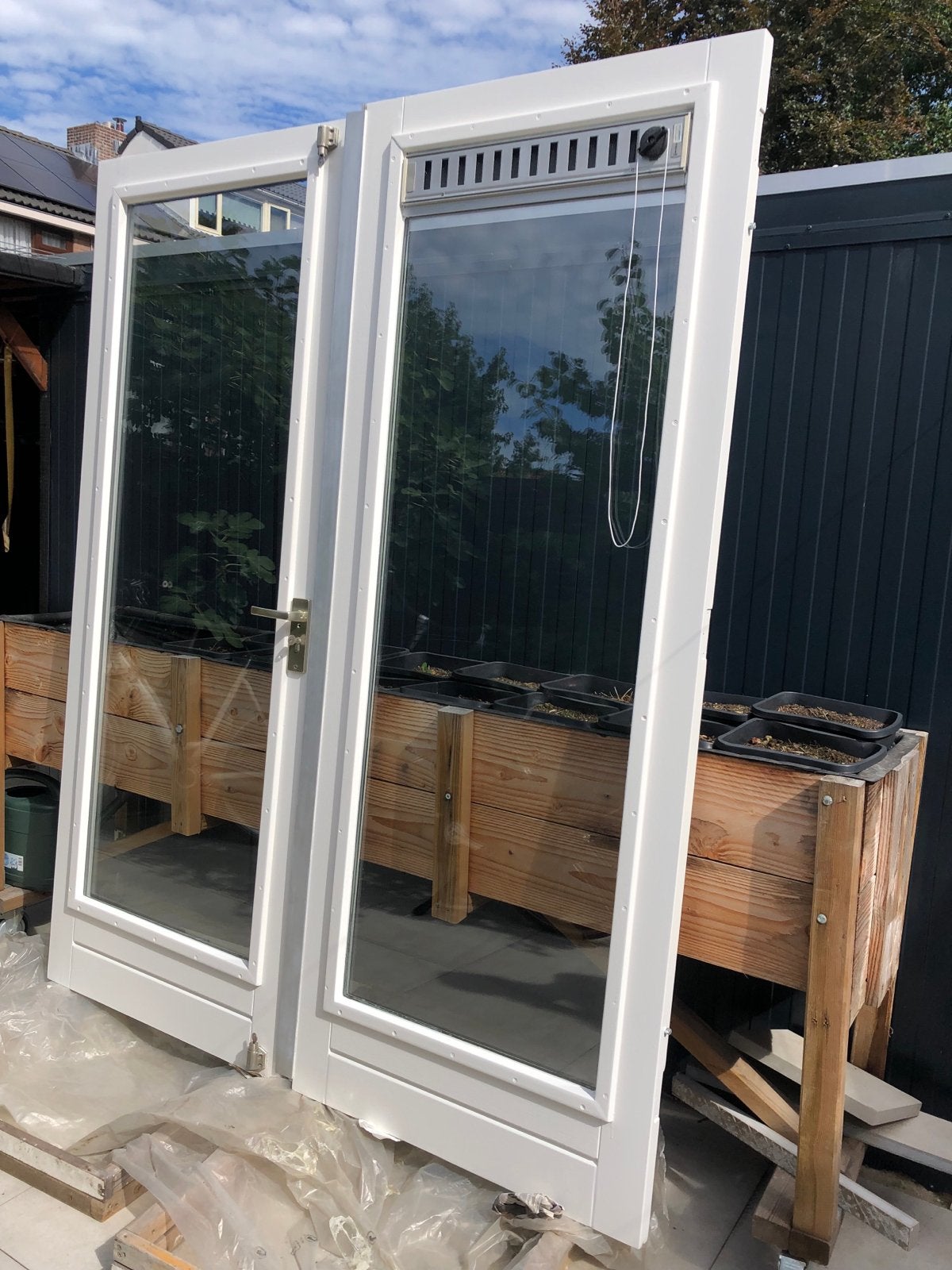 Dubbele tuindeuren met glas en ventilatierooster, 100 tot 120 cm, Gebruikt, Ophalen of Verzenden, Buitendeur