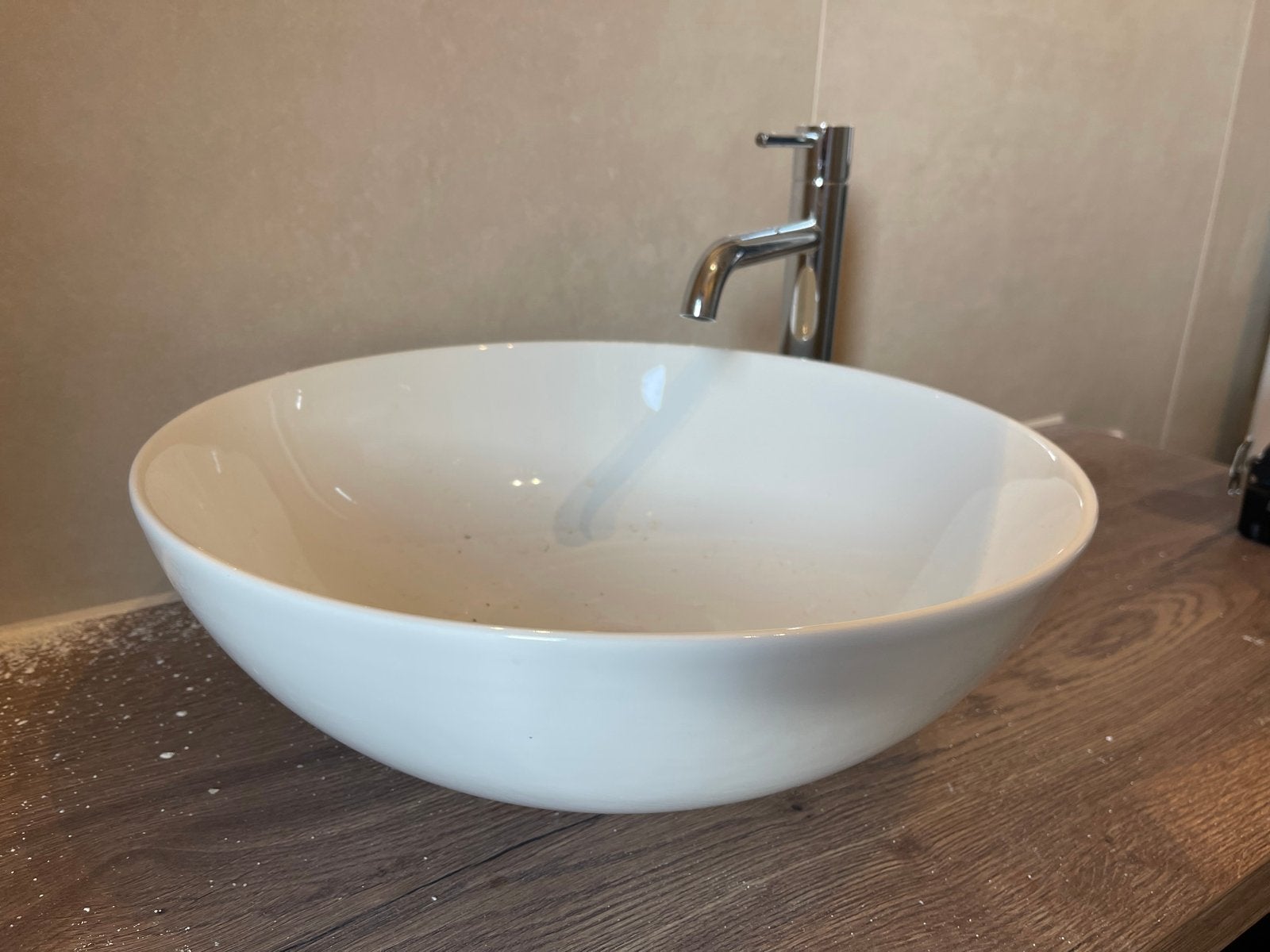 Nieuwe witte waskom, Ophalen, Nieuw