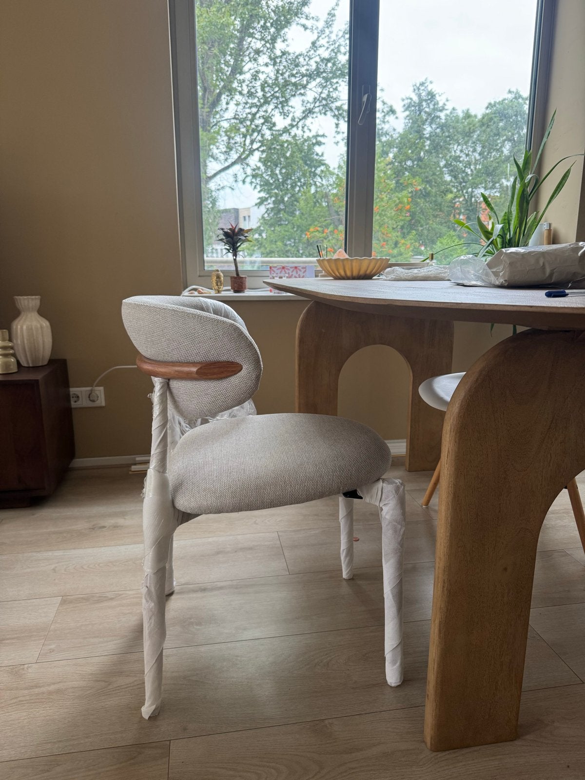Set van 4 Japandi stoelen beige met eiken onderstel, Ophalen, Overige kleuren, Nieuw, Vier