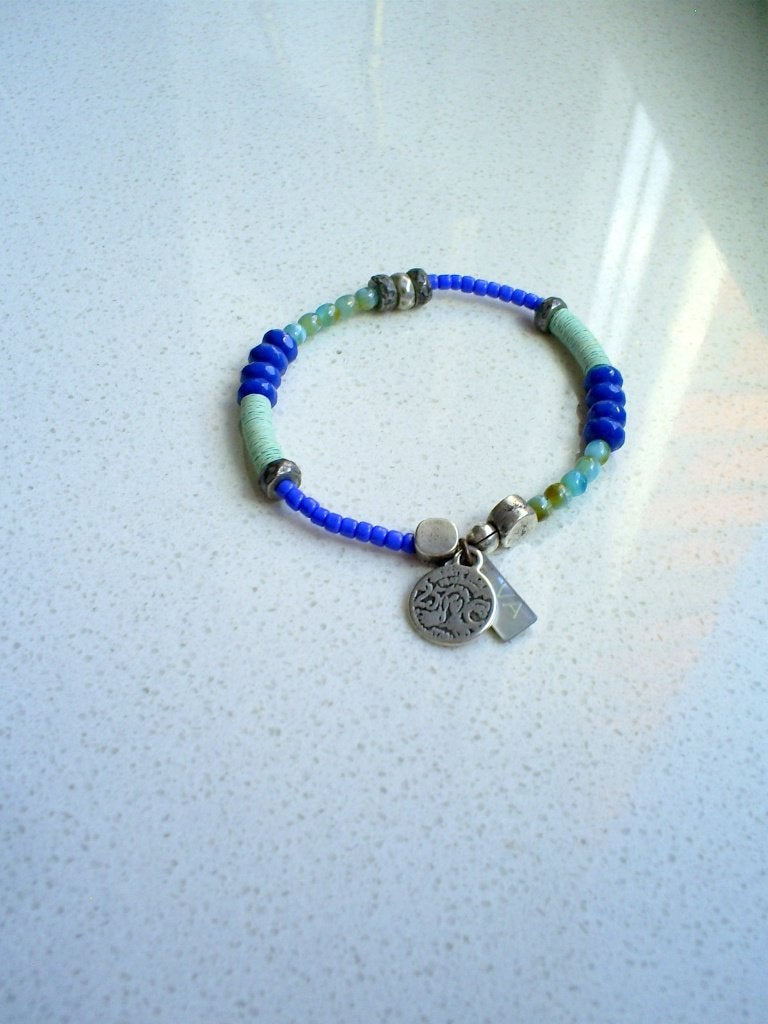 blauwe armband van FIVA, Verzenden, Zo goed als nieuw, Blauw