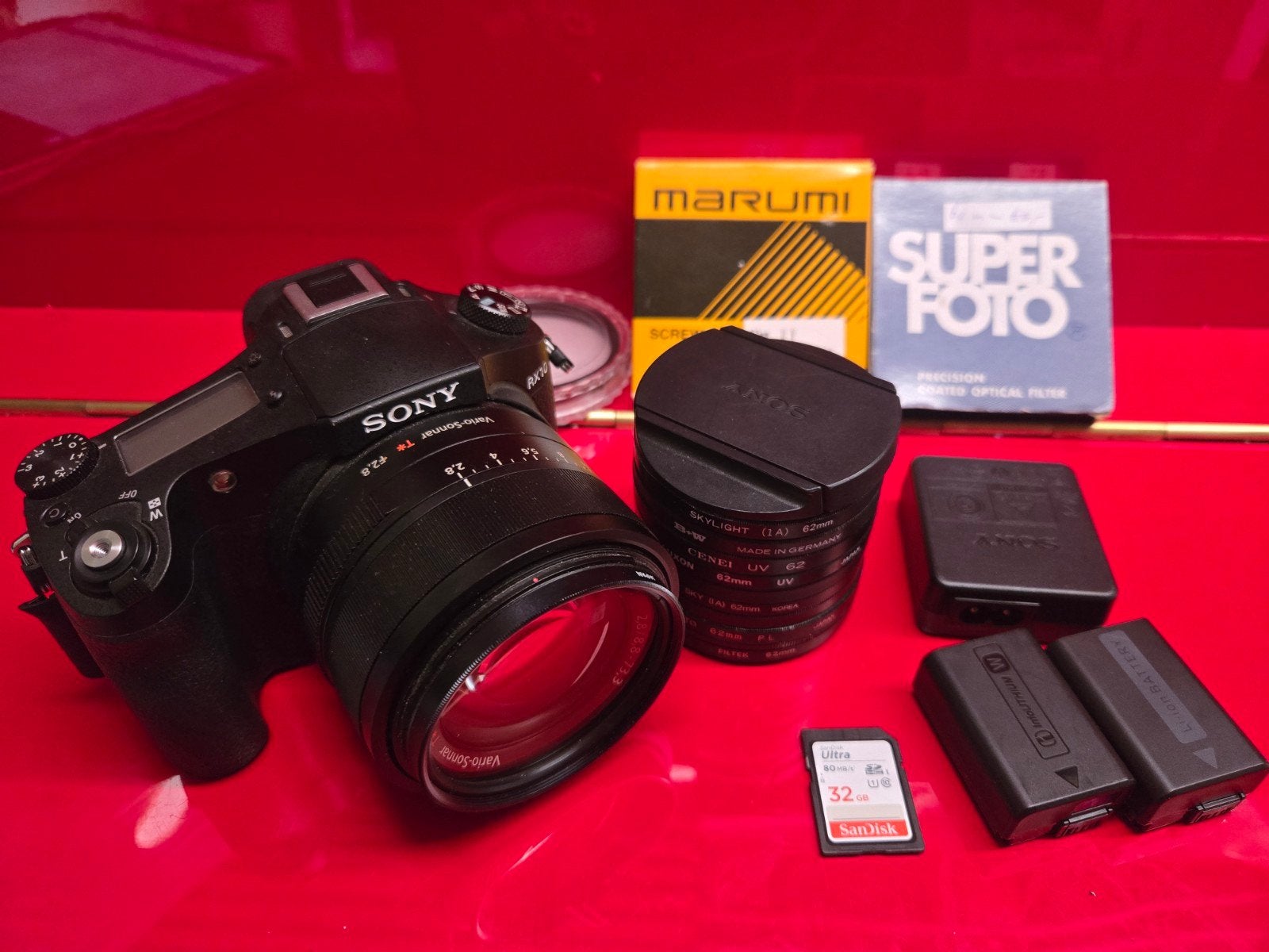 Sony RX10 MK1 met stapel filters, Ophalen of Verzenden, Zo goed als nieuw, Sony, 8 keer of meer