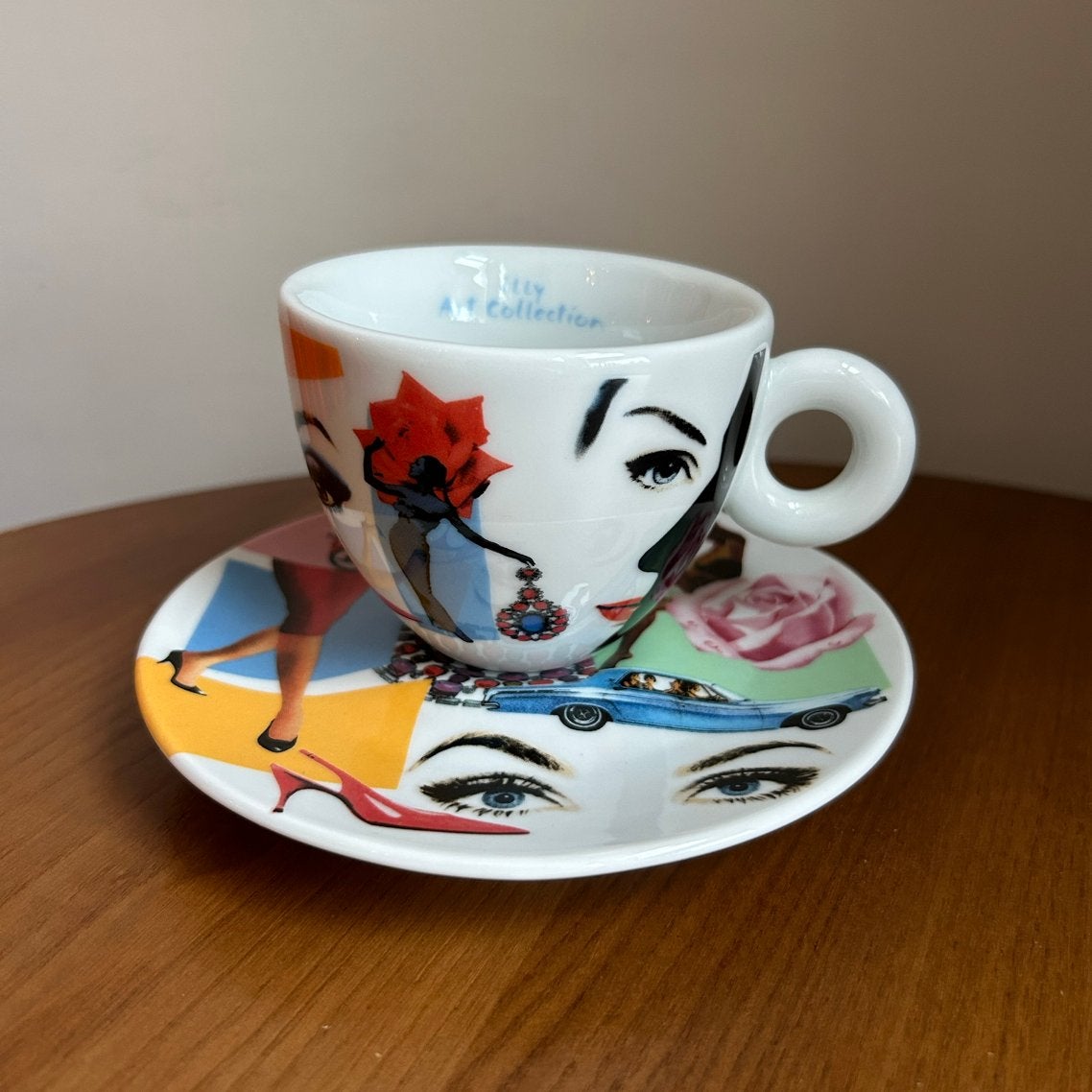 Illy Art Collection cappuccino Kop Schotel - Pedro Almodóvar, Ophalen of Verzenden, Zo goed als nieuw, Kop(pen) en/of Schotel(s)