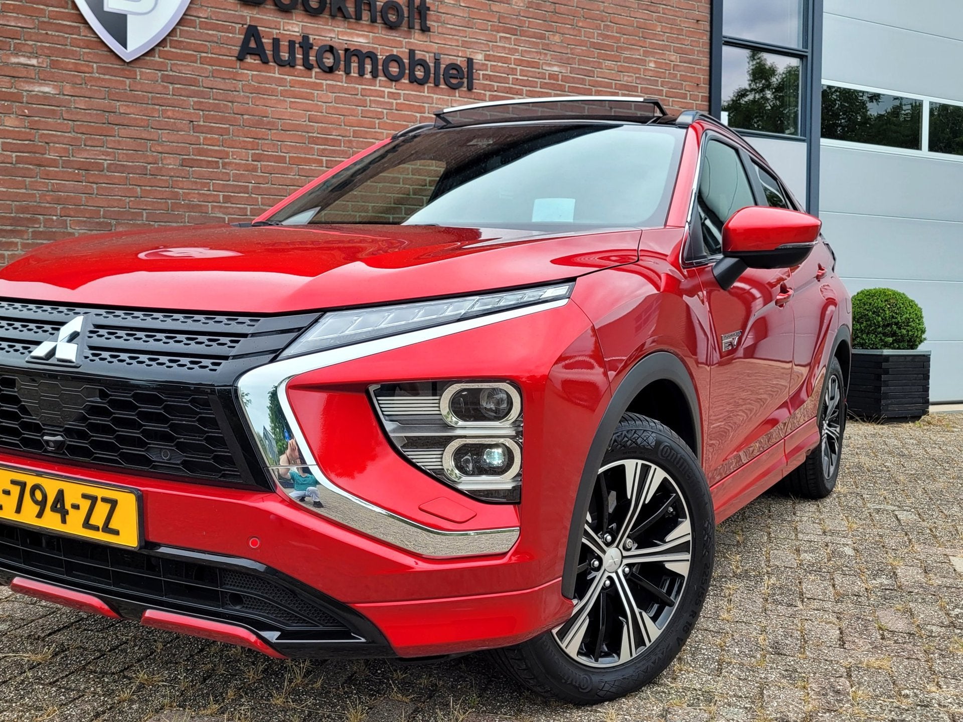 Mitsubishi Eclipse Cross 2.4 PHEV Instyle - Pano, Trekhaak,, Auto's, Automaat, 188 pk, 4 cilinders, 120 €/maand