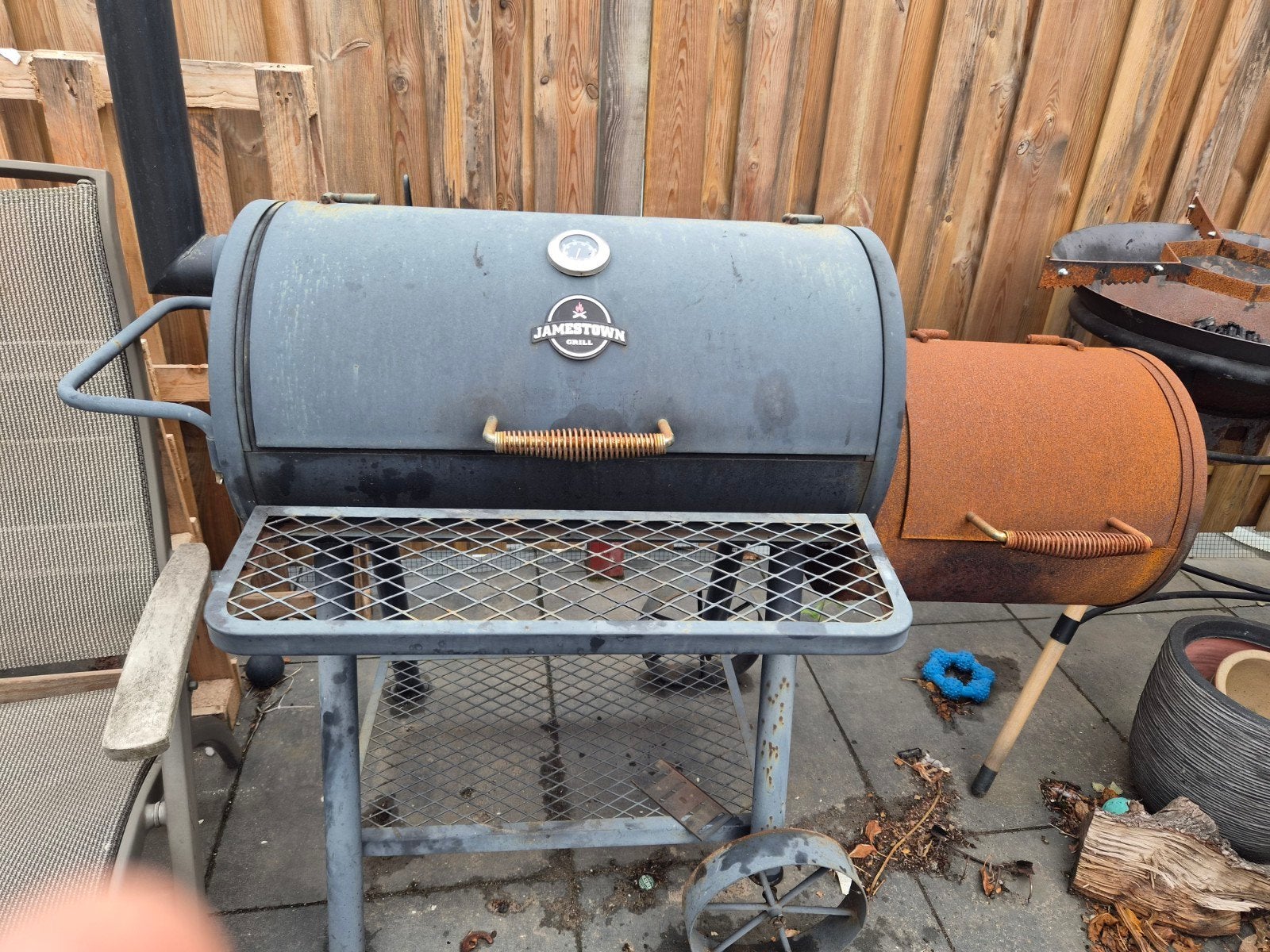 Gratis af te halen: Jamestown Houtskool Grill Smoker, Tuin en Terras, Ophalen of Verzenden, Gebruikt, Jamestown