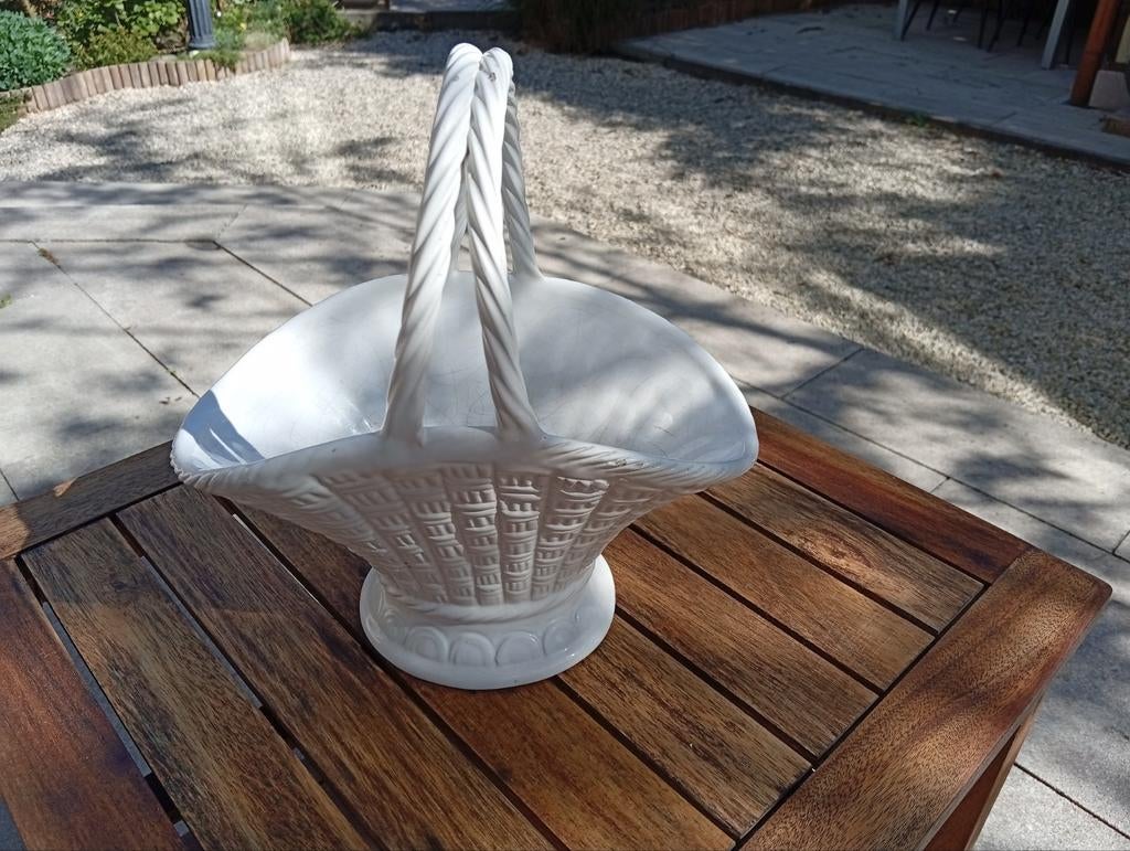 Leuk mandje voor bloemen, Tuin en Terras, Tuinbeelden, Ophalen of Verzenden, Gebruikt