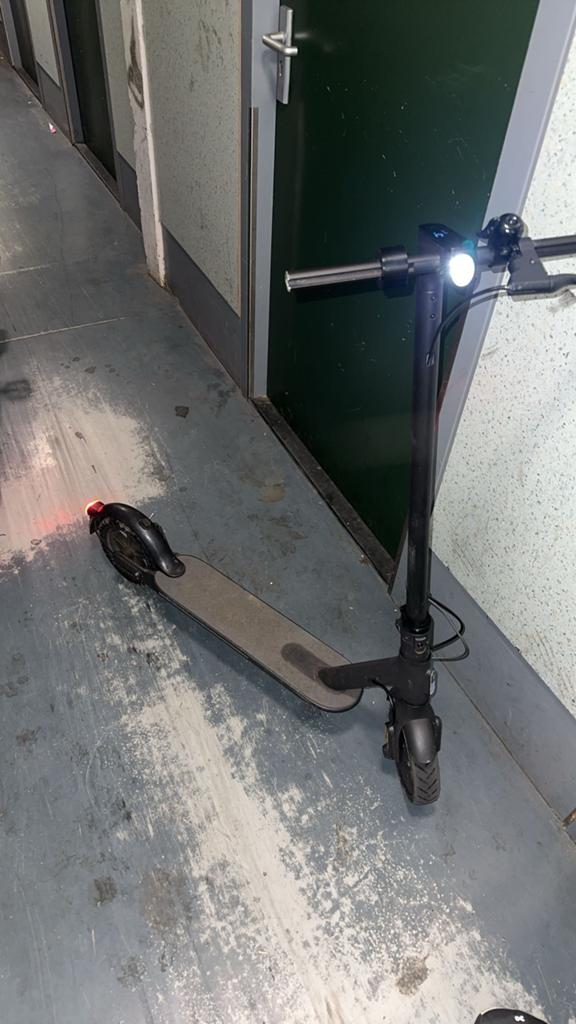 Elektrische step, Fietsen en Brommers, Steps, Ophalen, Zo goed als nieuw, Elektrische step (E-scooter)