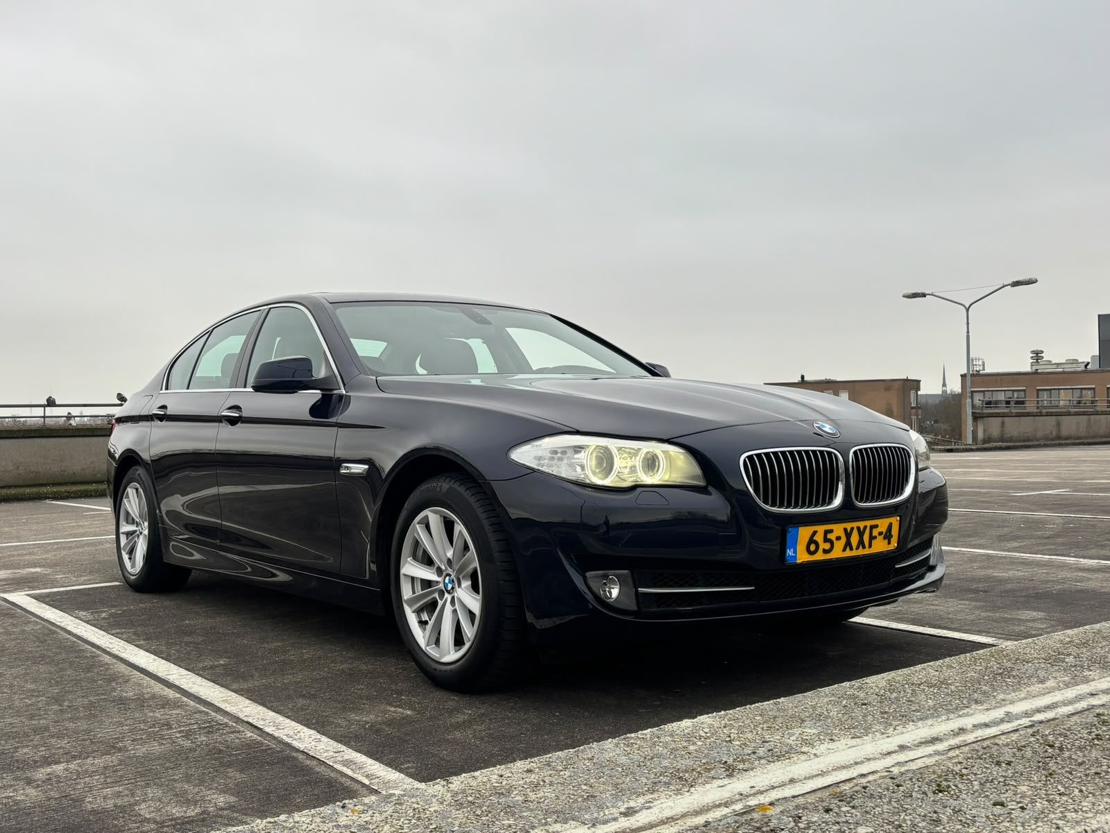 Bmw 520i High Executive Nieuwe Apk 2012, Auto's, Achterwielaandrijving, 4 cilinders, 2000 kg, Blauw