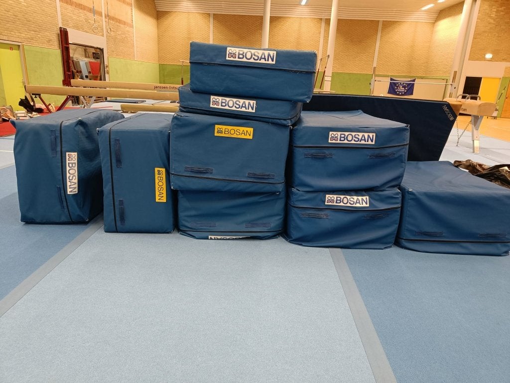 Turnmaterialen (afgekeurd), Maat 36 t/m 42, Ophalen, Materiaal
