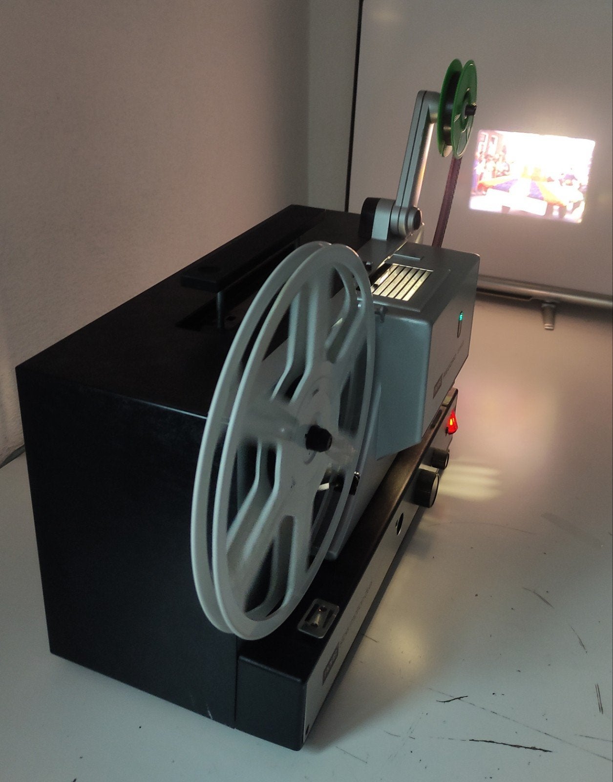 NORIS SM3 FILMPROJECTOR voor de SUPER 8 en DUBBEL 8 FILMS, Ophalen of Verzenden, 8mm film