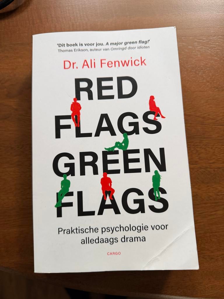 Red Flags Green Flags - Dr. Ali Fenwick (Psychologie), Ophalen of Verzenden, Zo goed als nieuw, Sociale psychologie