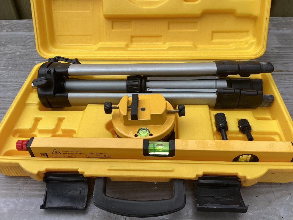 Laser waterpas Wisvo profi tools met statief, Doe-het-zelf en Verbouw, Ophalen of Verzenden, Zo goed als nieuw, Overige meters