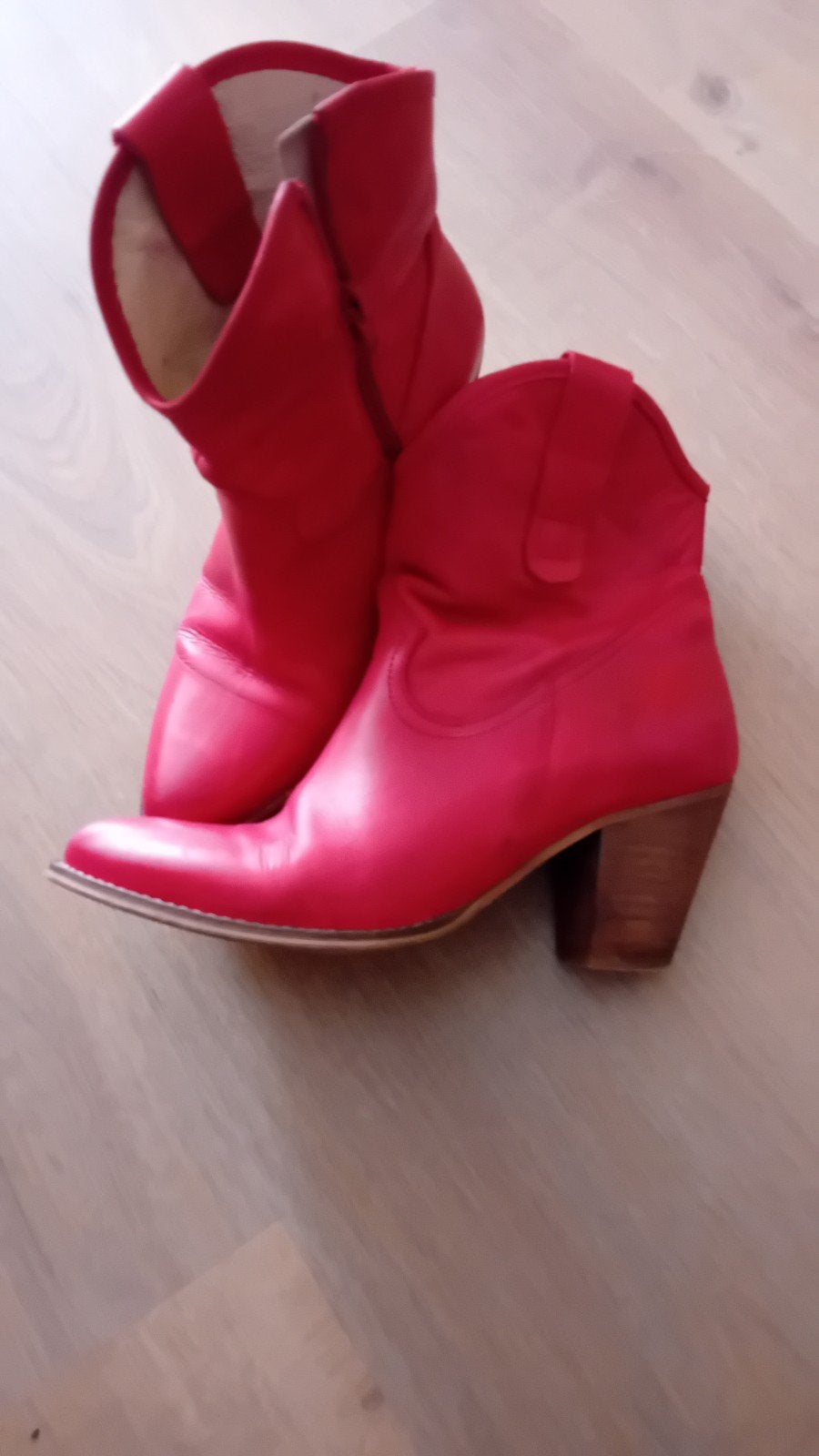 Rode enkel laarsjes zgan maat 39, Lage of Enkellaarzen, Ophalen of Verzenden, Zo goed als nieuw, Rood