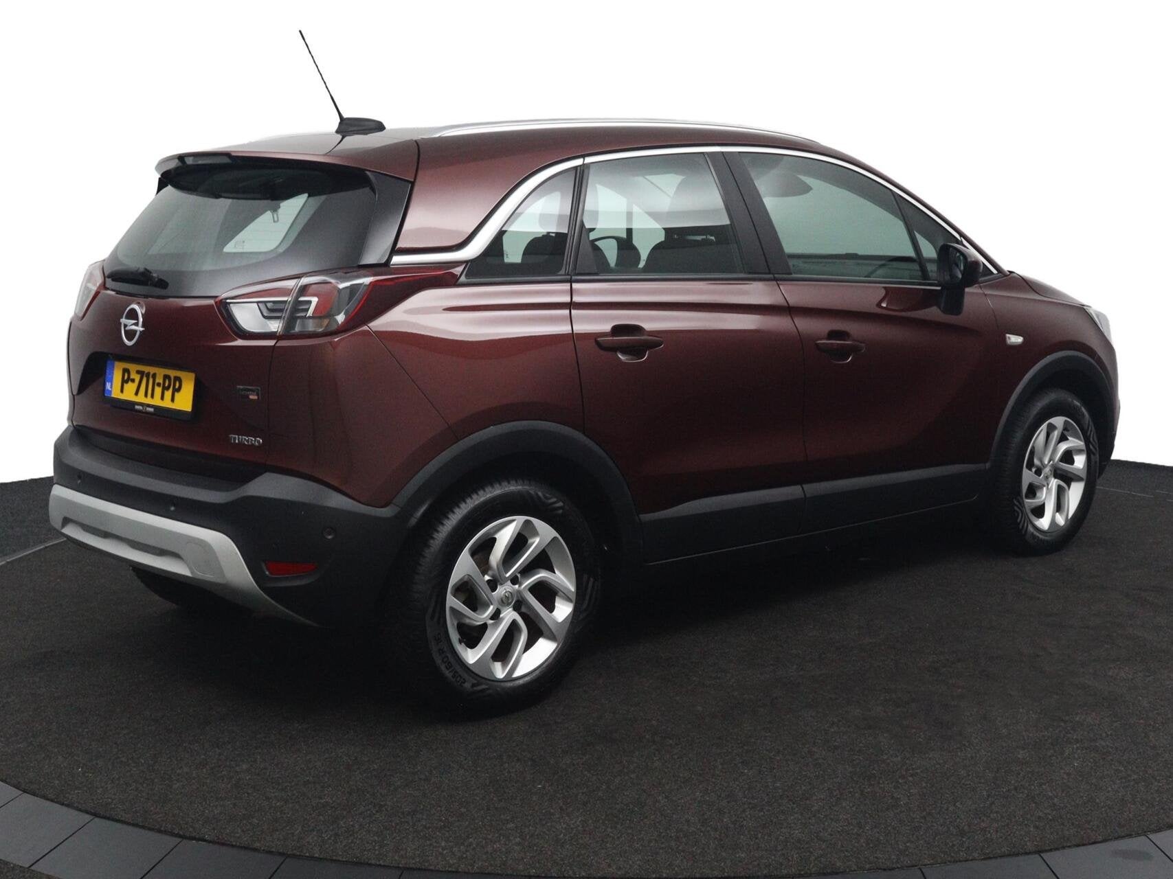 Opel Crossland X 1.2 Turbo Innovation rood, 840 kg, Gebruikt, Euro 6, 1199 cc