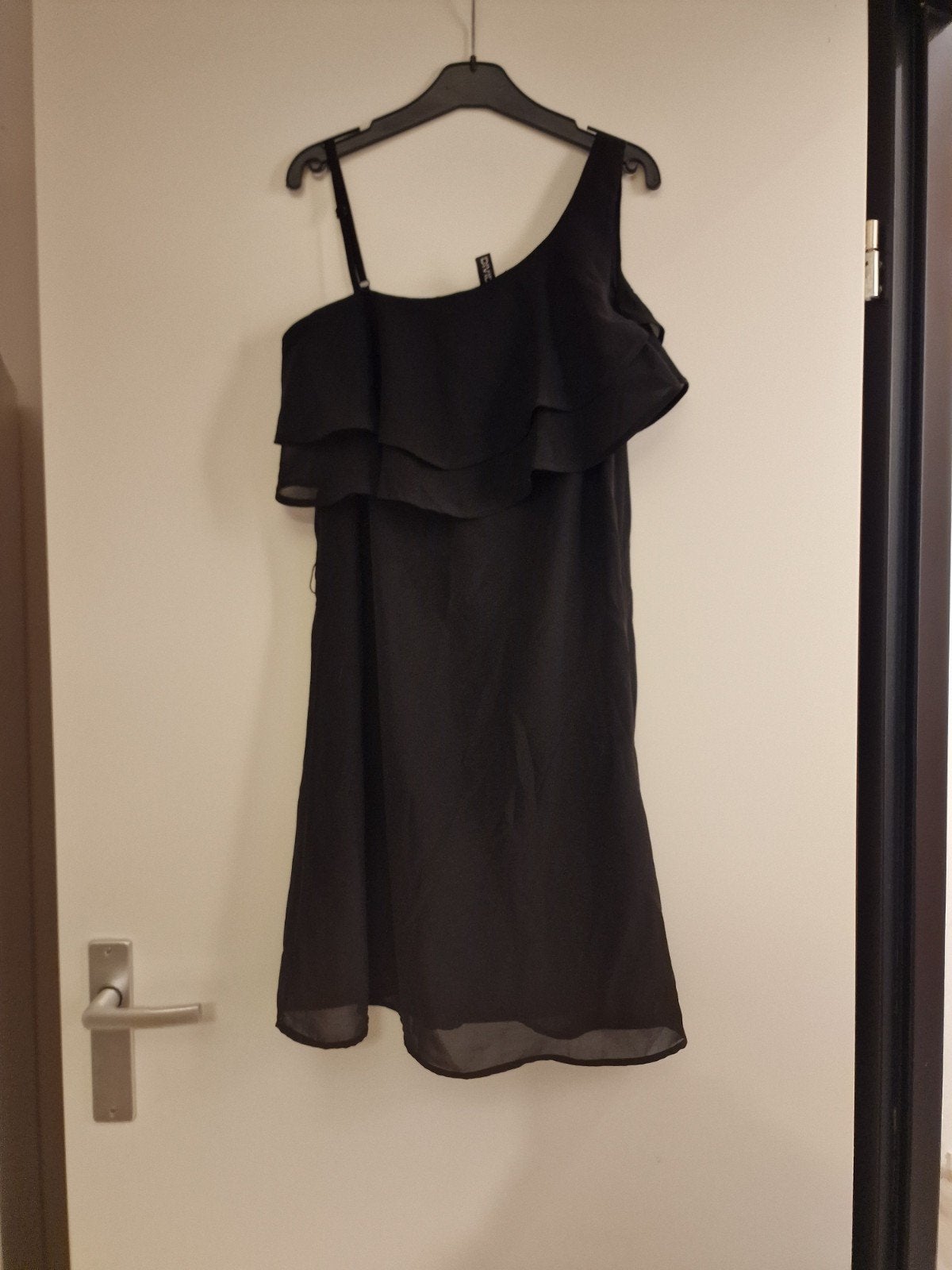 Zwart off-shoulder jurkje Divided by H&M, maat 34, Divided by H&M, Zwart, Ophalen of Verzenden, Zo goed als nieuw