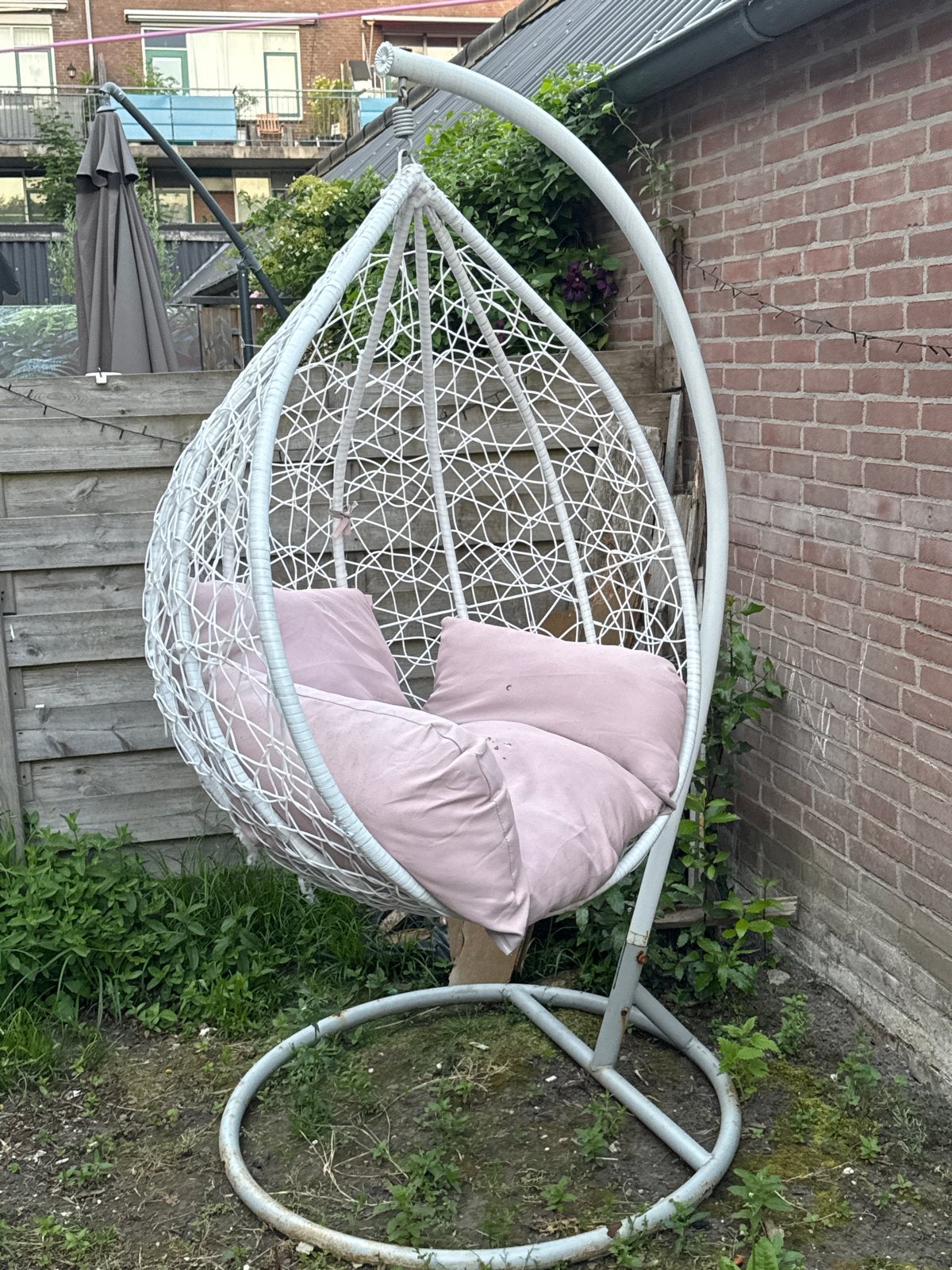 Witte hangstoel met kussen - Gebruikt, Ophalen, Gebruikt, Metaal