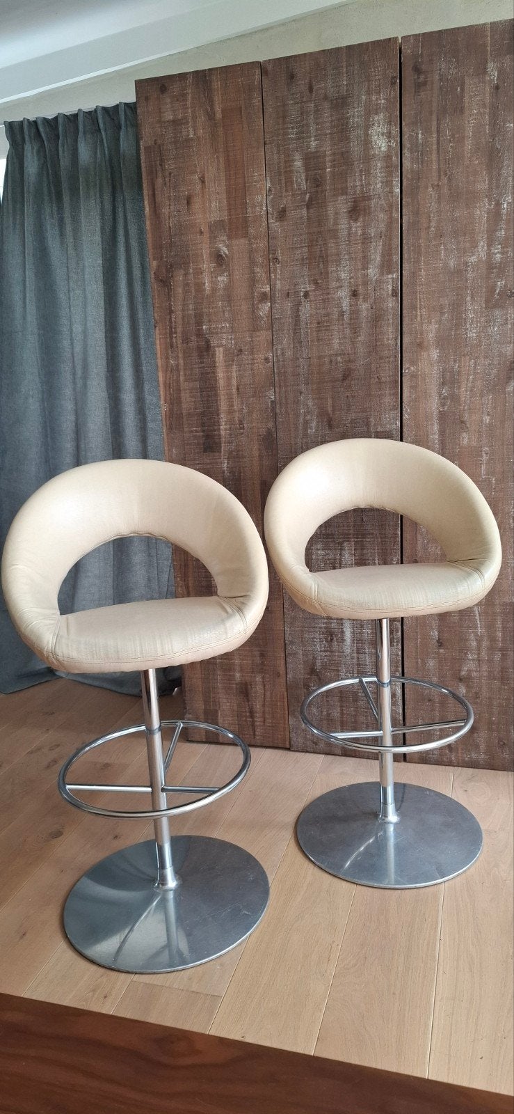 Artifort Nina barkrukken - Set van 2. Zithoogte 80 cm, Ophalen, Draaibaar, Gebruikt, 60 tot 90 cm