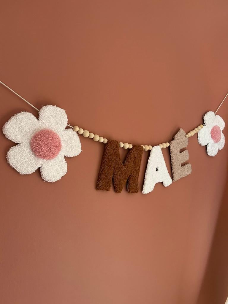 Handgemaakte unieke naamslinger voor babykamer, Ophalen of Verzenden, Nieuw, Wanddecoratie