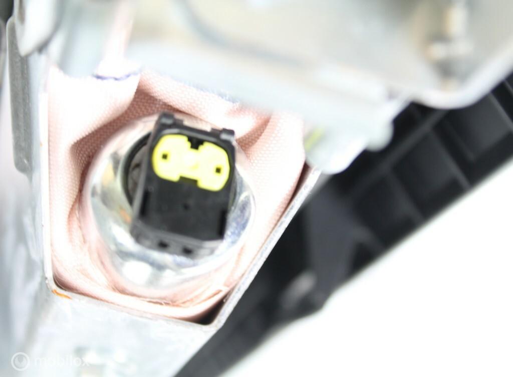 Knie airbag Toyota Verso (2011-heden)