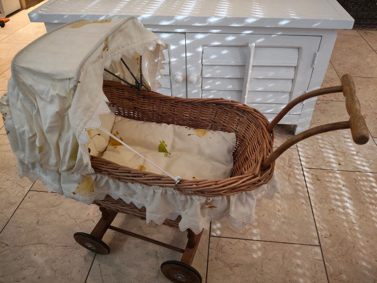 Rieten poppen wagen, Ophalen, Babypop