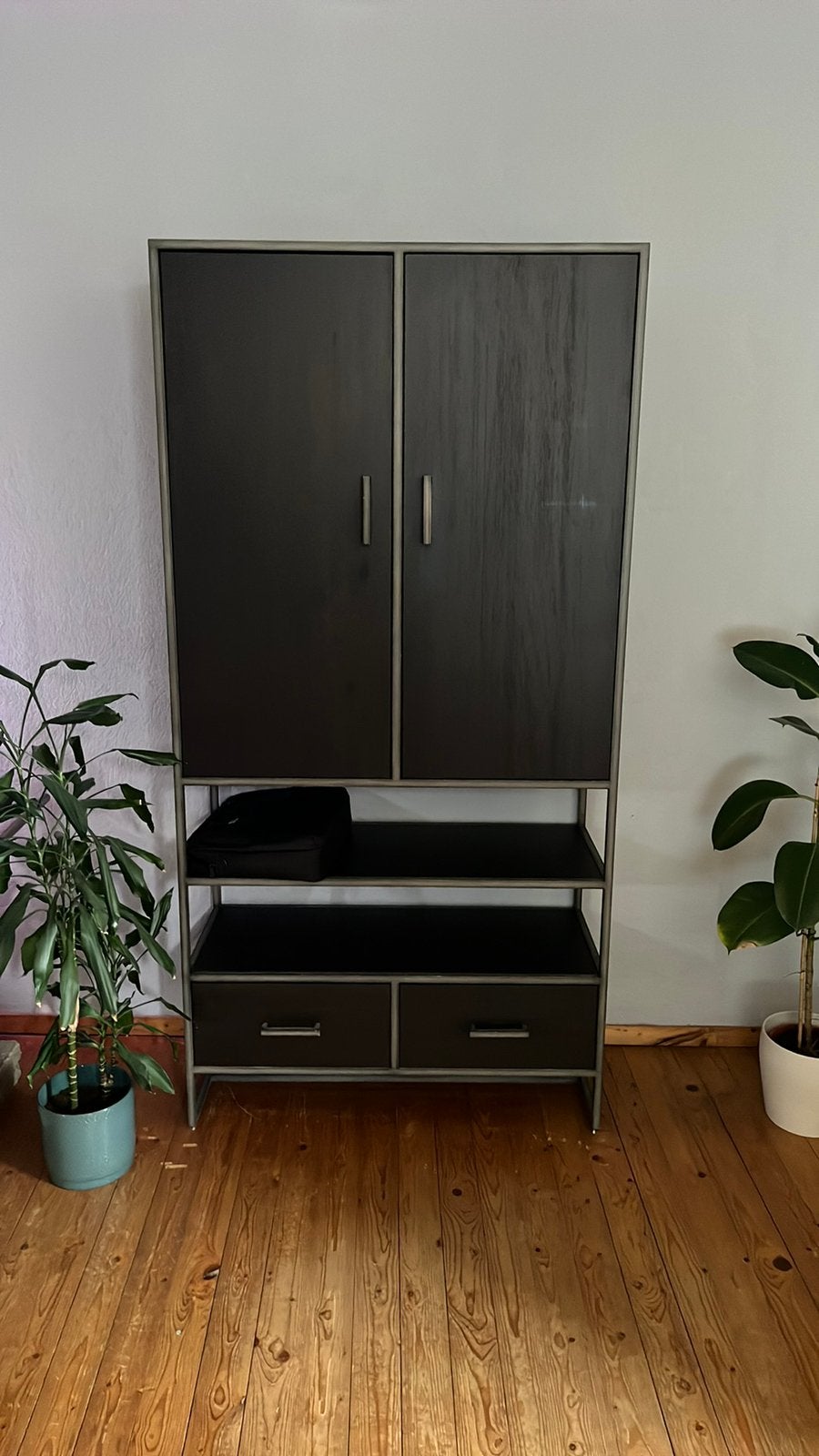 Wandkast Floyd van Feelings, Ophalen, Zo goed als nieuw, Minder dan 150 cm, Metaal
