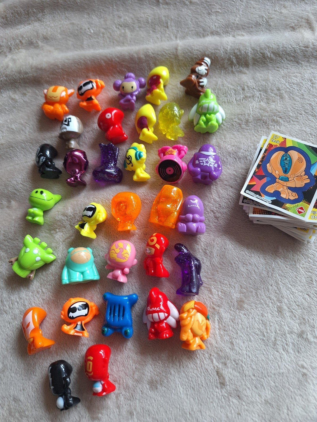 Gogo's Crazy Bones figuren en stickers  c1000, Ophalen, Gebruikt