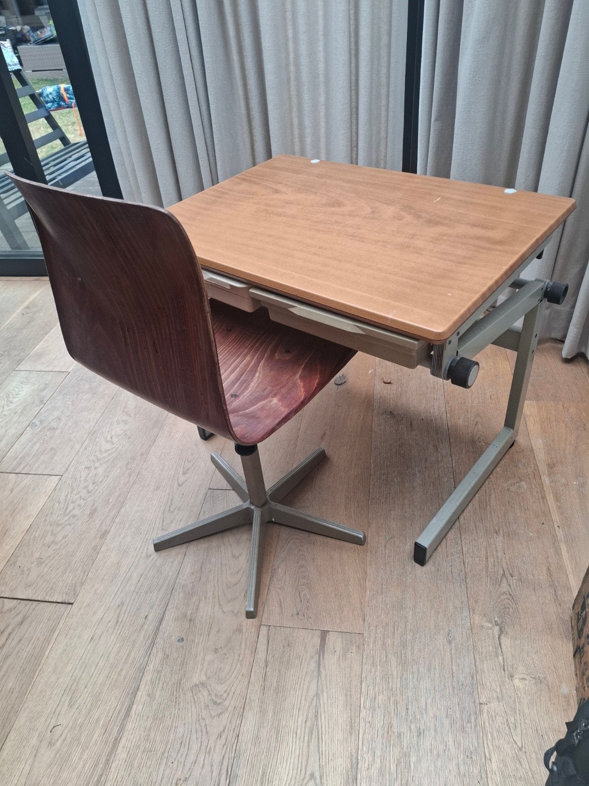 Oud schoolbankje met 2 lades, Ophalen, Gebruikt, Tafel(s) en Stoel(en)