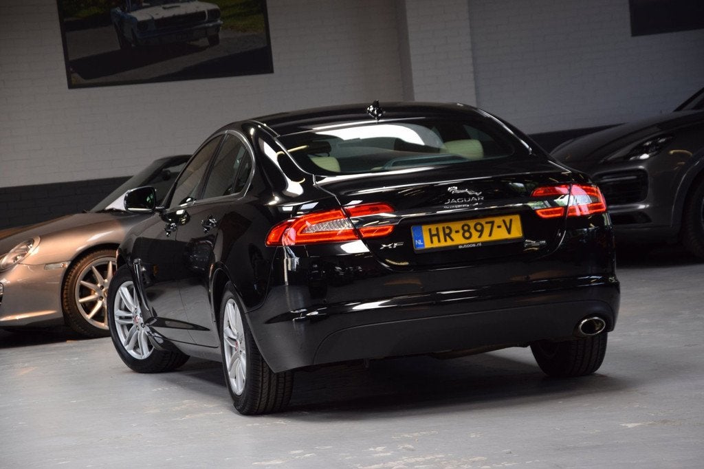 Jaguar XF 2.2D 1ste Eigenaar Org NL auto Bi-Xenon Diesel Aut, Auto's, Jaguar, Automaat, Euro 5, Achterwielaandrijving, Gebruikt