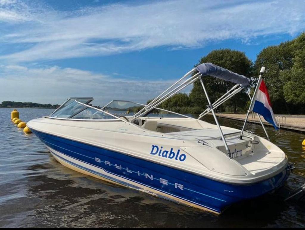 Bayliner Capri 1851 3.0 Mercruiser + trailer!, Watersport en Boten, Ophalen, Gebruikt, Binnenboordmotor, Tot 1.00 meter