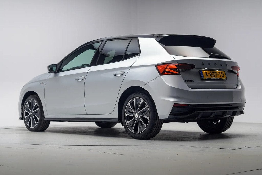 Skoda Fabia 1.0 TSI Monte Carlo 5-drs [ Pano Navi Apple/Andr, 95 pk, Bedrijf, Handgeschakeld, Automatische klimaatregeling