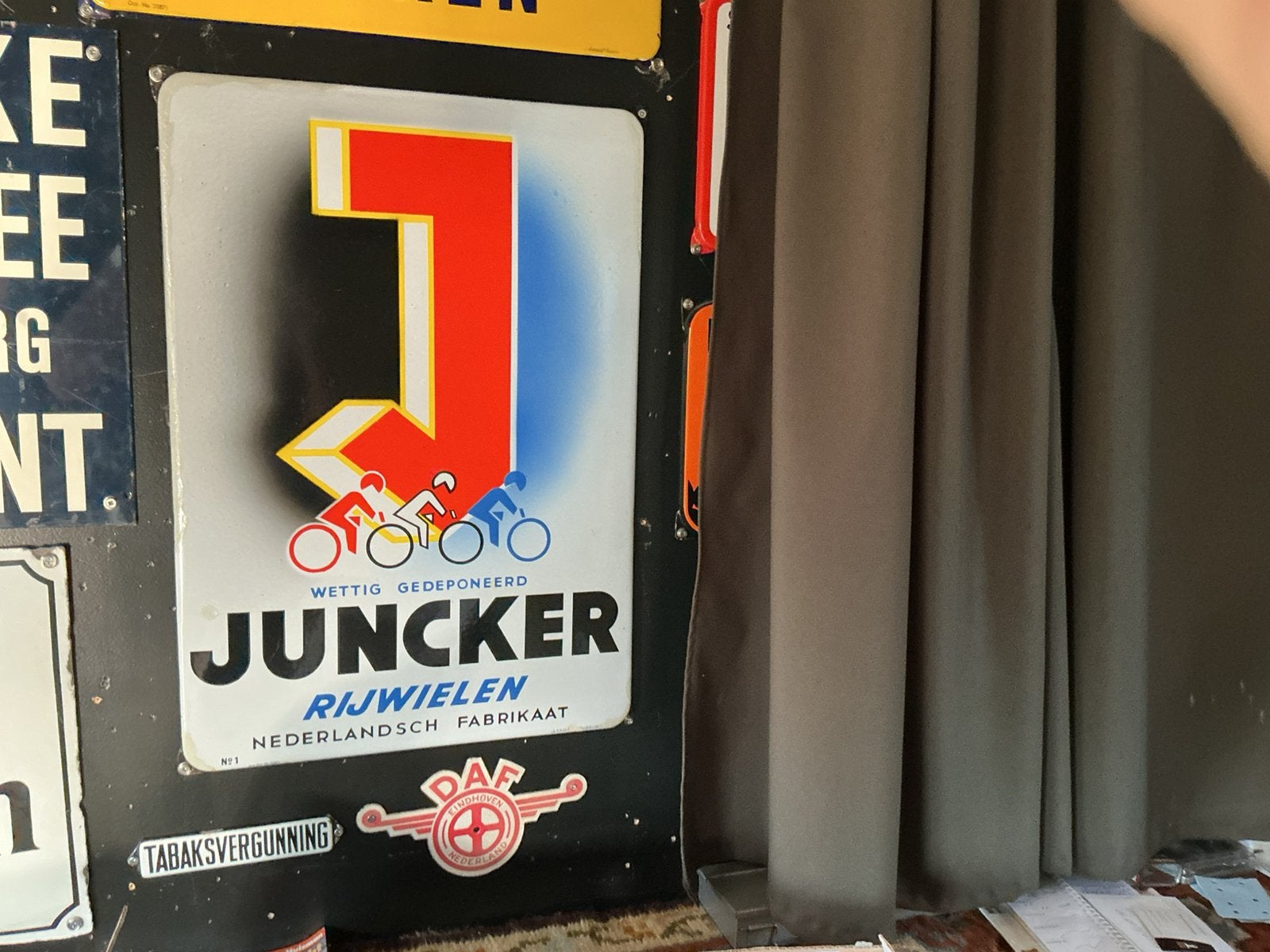 Mooi emaille bord junckers  langcat bieden van af 200€ 60/40, Ophalen of Verzenden