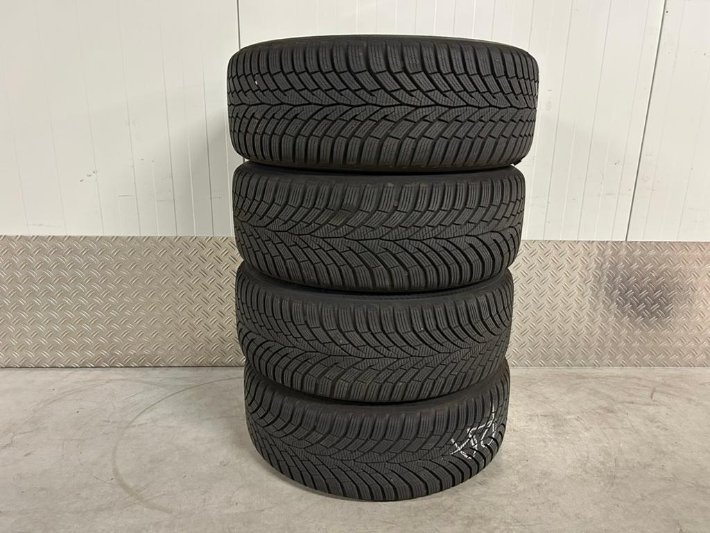 Volvo V40 S40 V60 S60 17 inch Continental winter 2023 ZGAN, Ophalen, Gebruikt, Banden en Velgen, 17 inch