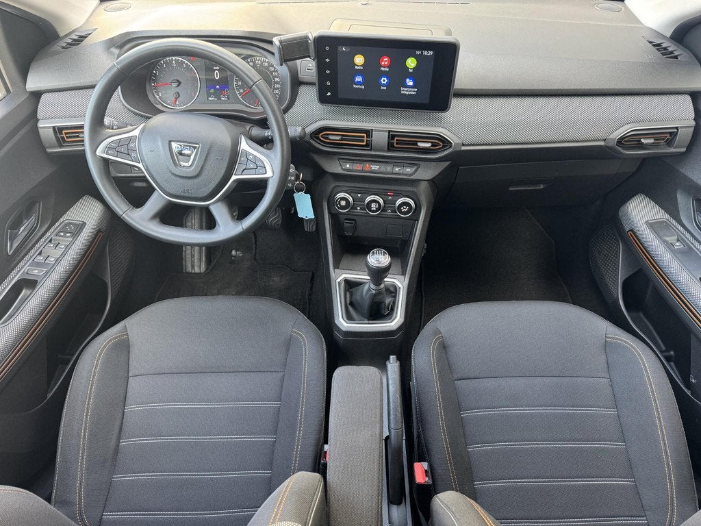 Dacia Sandero Stepway 1.0 TCe 90 Comfort | Navigatie | Parke, Auto's, Dacia, Gebruikt, Met garantie (alle), 49 €/maand, Origineel Nederlands
