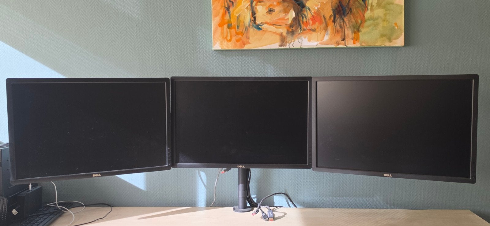 3x DELL 24" monitoren + houders op klemvoet (gamen/werkplek), HDMI, IPS, In hoogte verstelbaar, Full HD