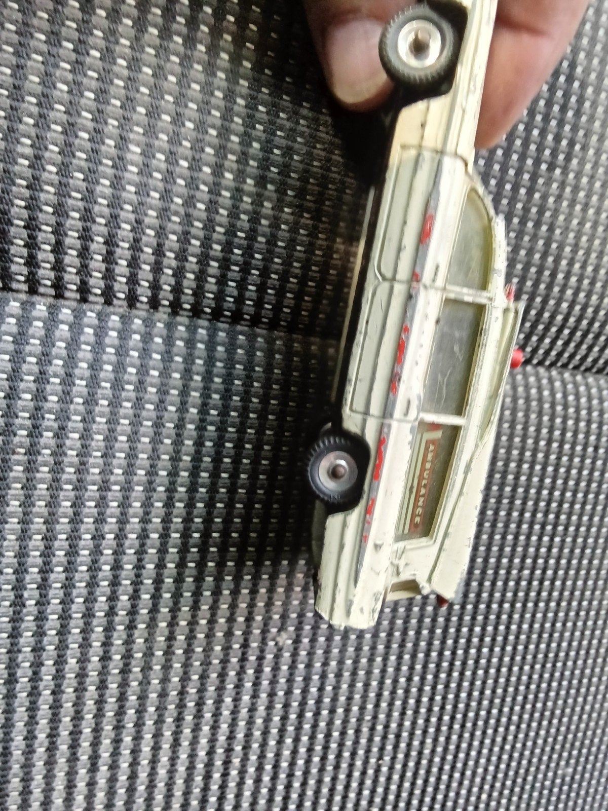 dinkytoy en matchbox auto.s, Ophalen, Gebruikt, Auto