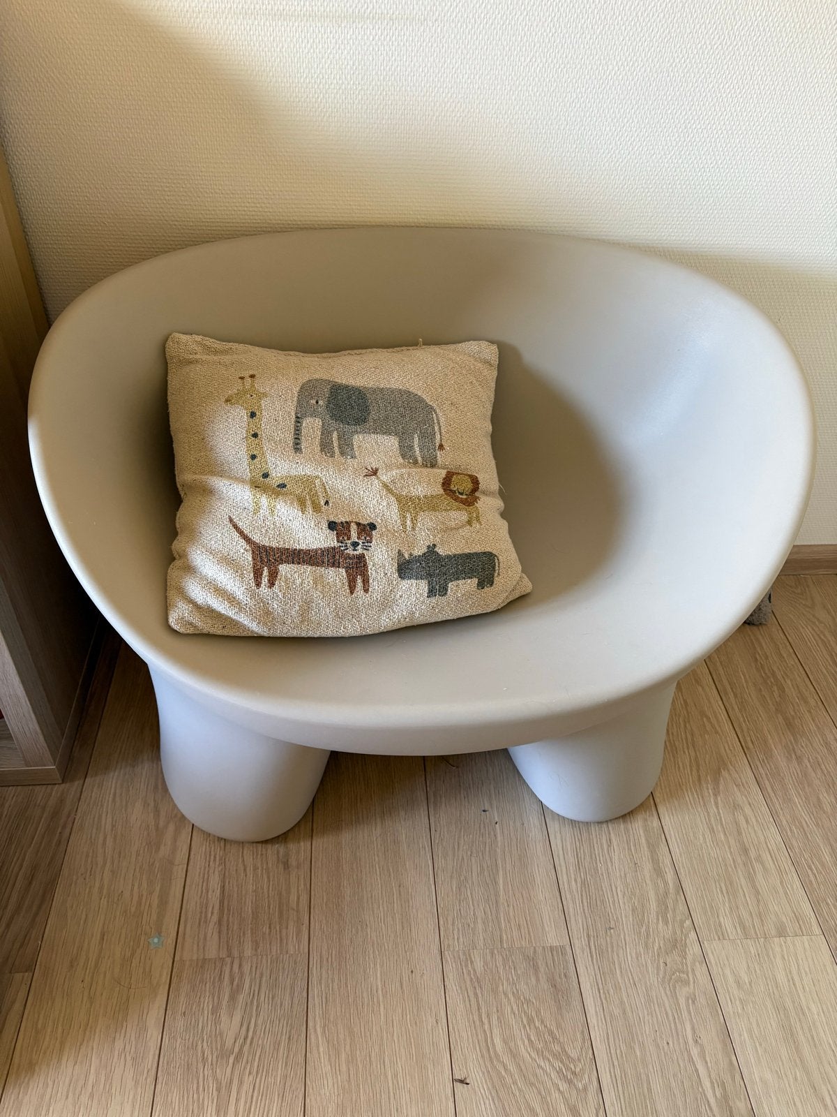 Kwantum Leggi Fauteuil / bankje - Zand, Ophalen, Kunststof, Gebruikt, 75 tot 100 cm