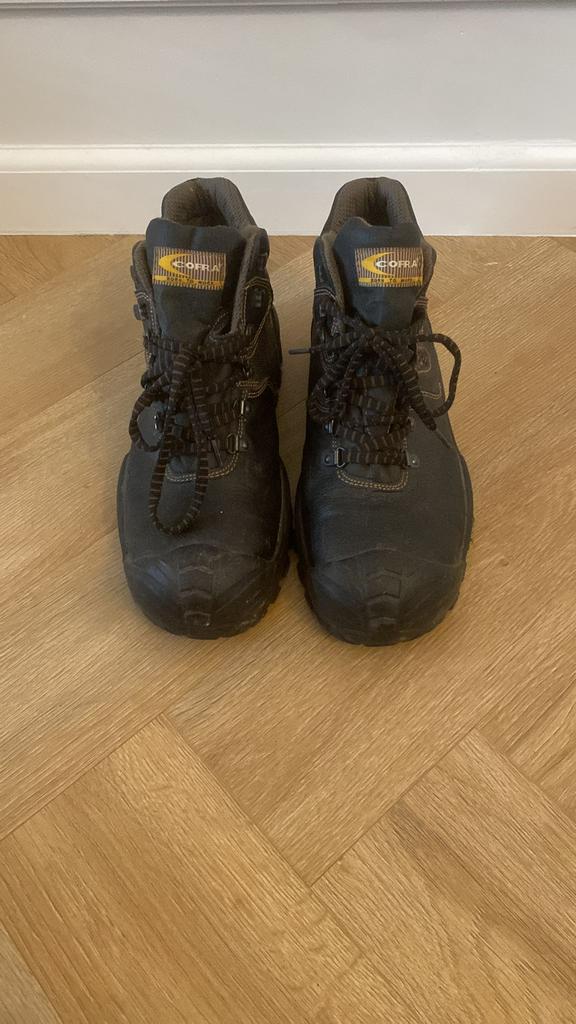 Te koop werk schoenen maat 43, Ophalen of Verzenden, Zo goed als nieuw