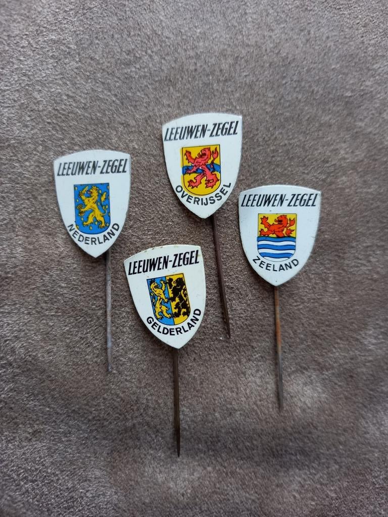 Speldjes Leeuwen-zegel, Verzamelen, Ophalen of Verzenden, Gebruikt