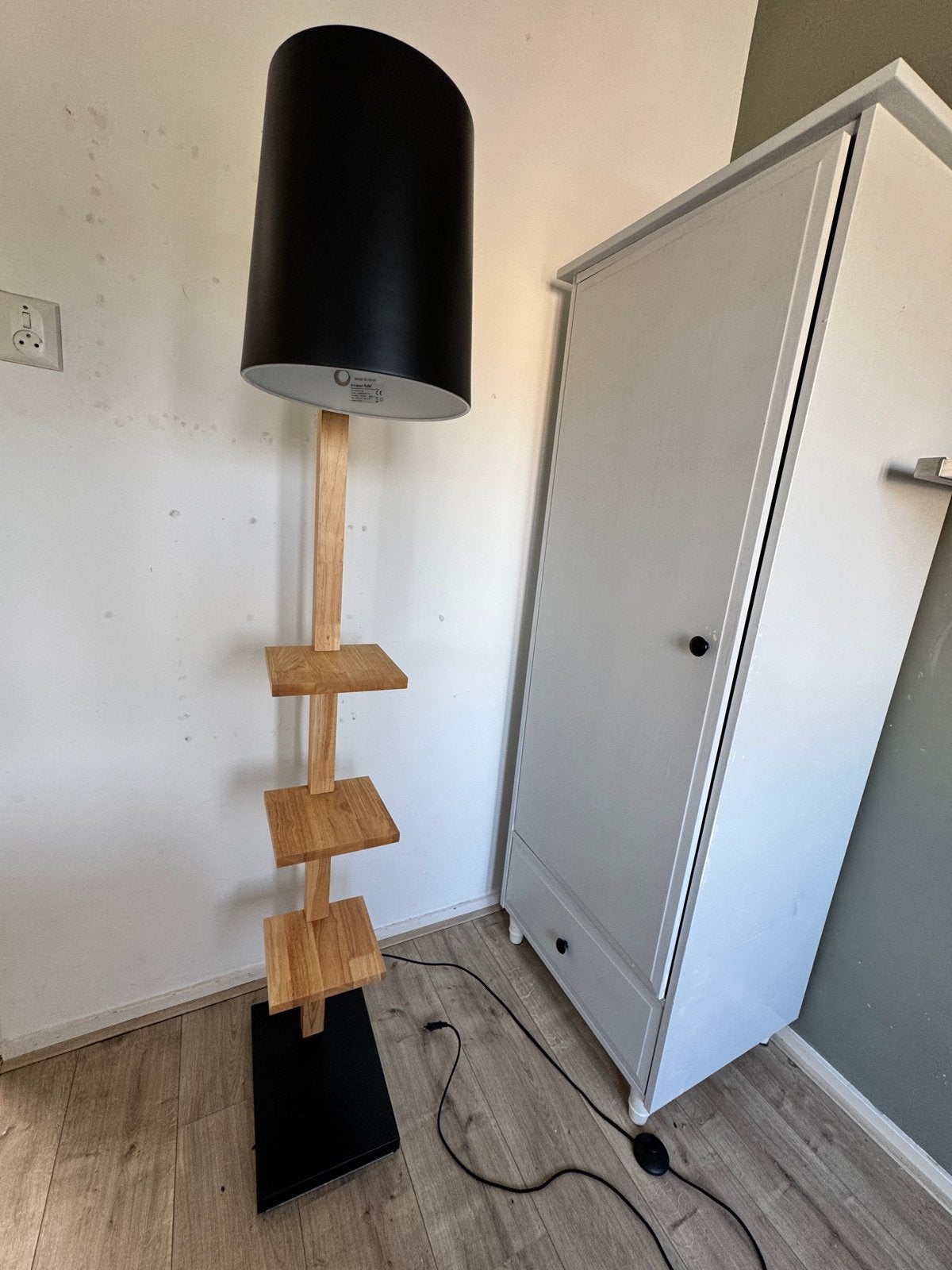 IT'S ABOUT RoMi Vloerlamp CAMBRIDGE/F/B met planken, Ophalen, Gebruikt, E27 (groot), 150 tot 200 cm