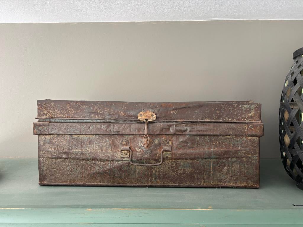 Metalen kist 26x67x36 cm - Decoratieve opberger, Ophalen, Gebruikt, Metaal, 50 tot 75 cm
