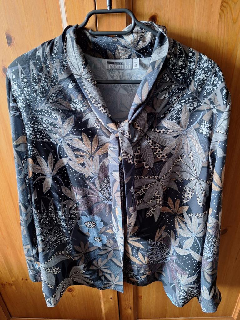 Stijlvolle blouse met strik botanische print nieuwstaat, Overige kleuren, Ophalen of Verzenden, Zo goed als nieuw, Maat 42/44 (L)