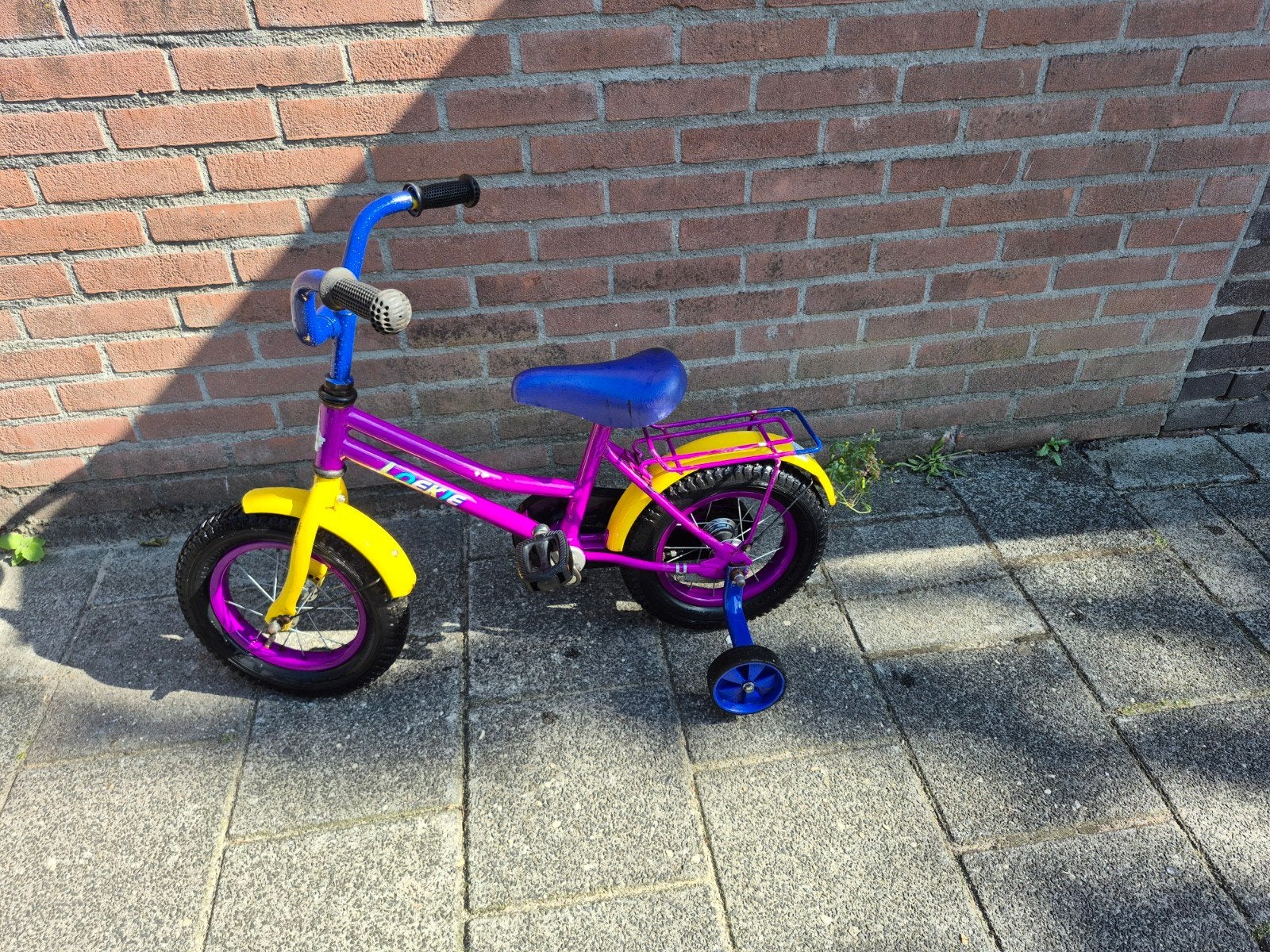 12 inch kinderfietsje met zijwieltjes, Ophalen, Gebruikt, Terugtraprem, Loekie