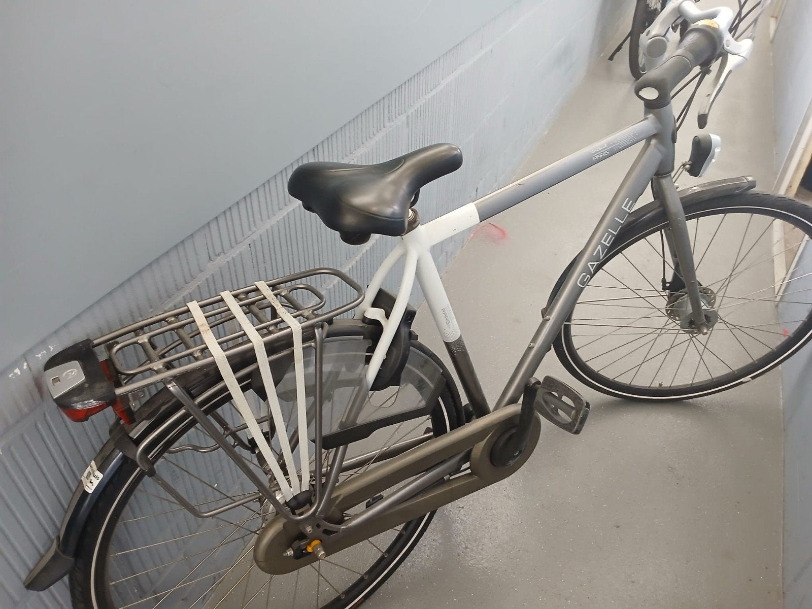 Foto 3 van Mannen fiets gazelle