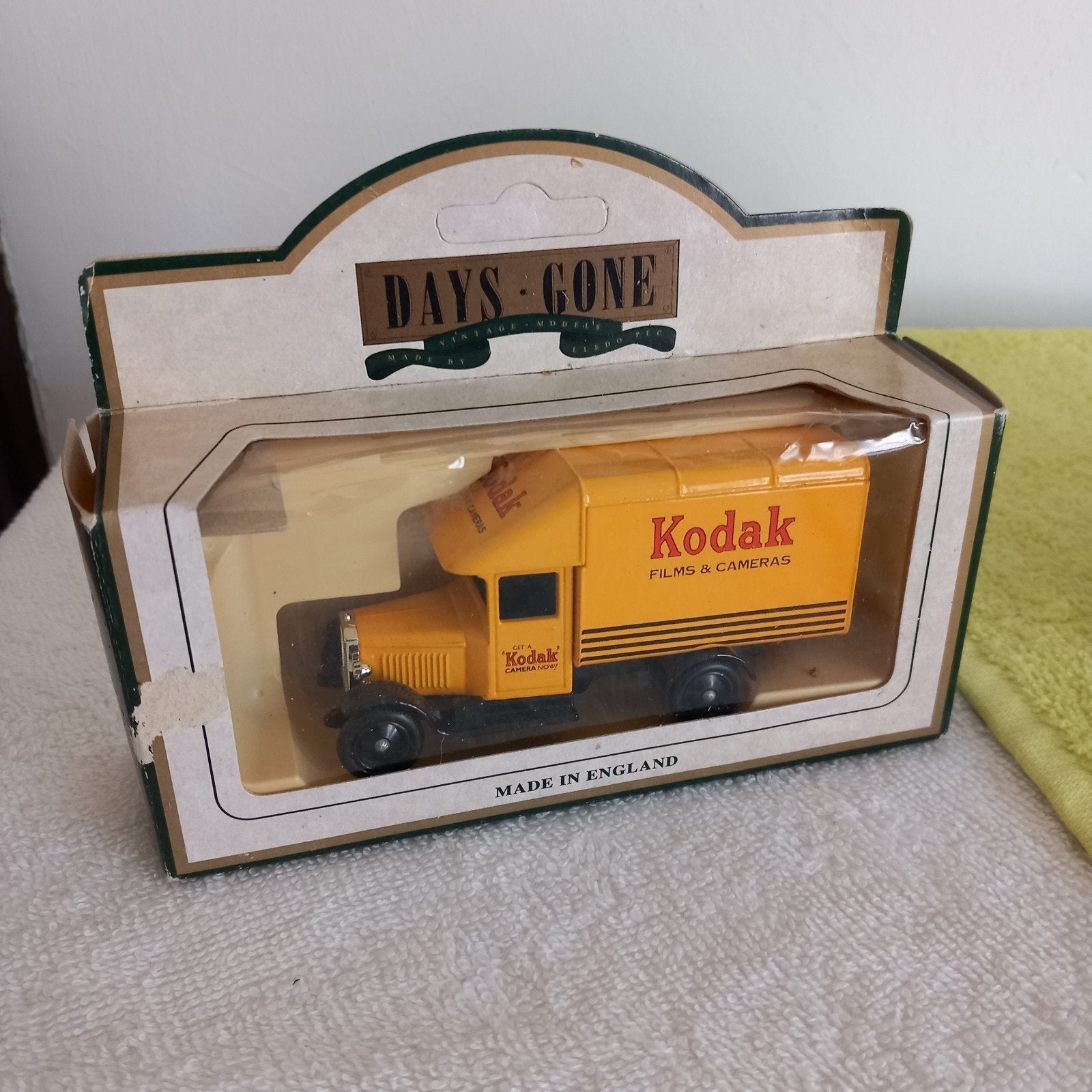 8 Days Gone modelauto's in originele verpakking, Ophalen