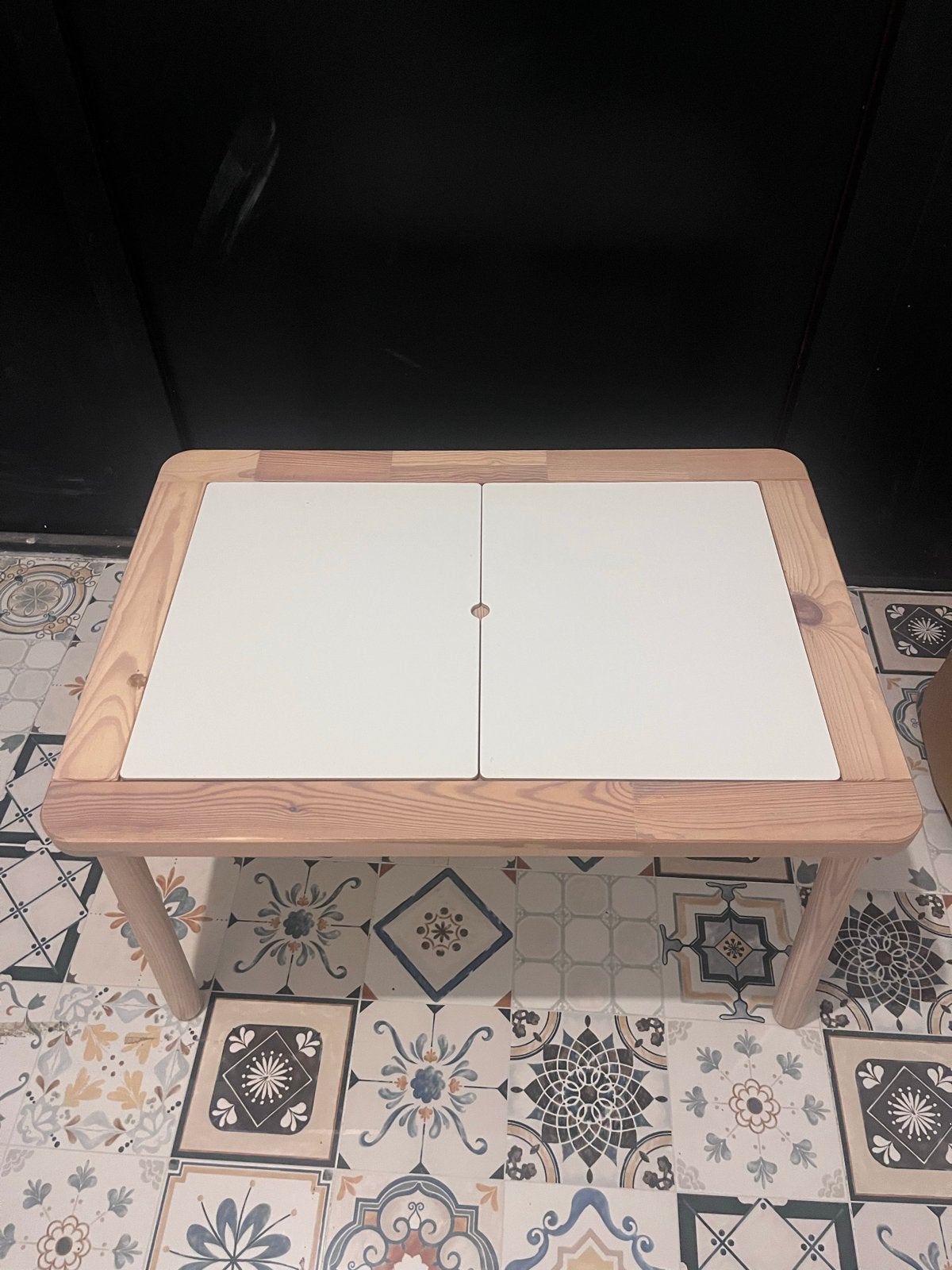 2x IKEA FLISAT kindertafel met opbergbakken, zgan, Kinderen en Baby's, Kinderkamer | Tafels en Stoelen, Ophalen of Verzenden, Zo goed als nieuw