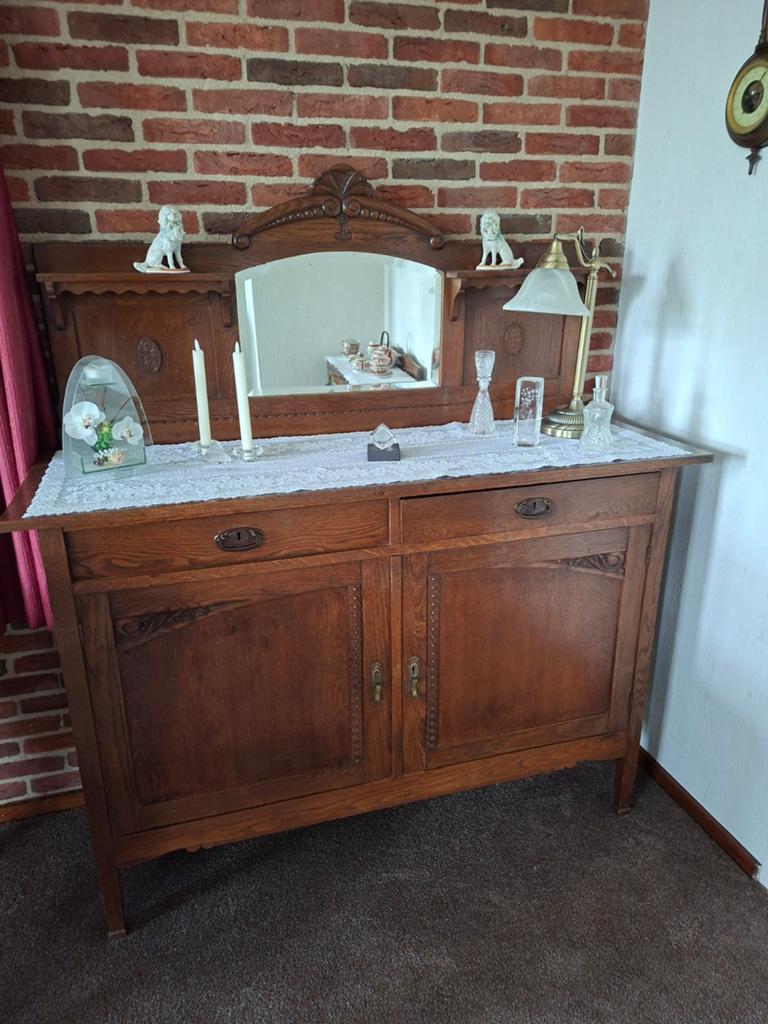 Antiek dressoir., Ophalen
