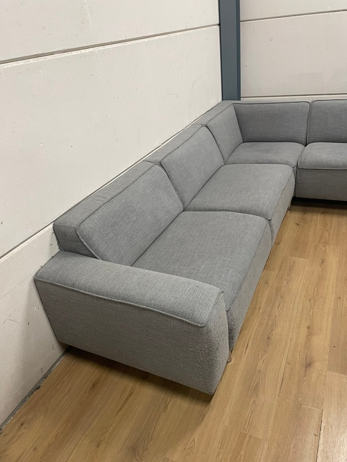 Mooie luxe grijze INHOUSE hoekbank - GEREINIGD!!!, Ophalen, Luxe, Hoekbank, 300 cm of meer