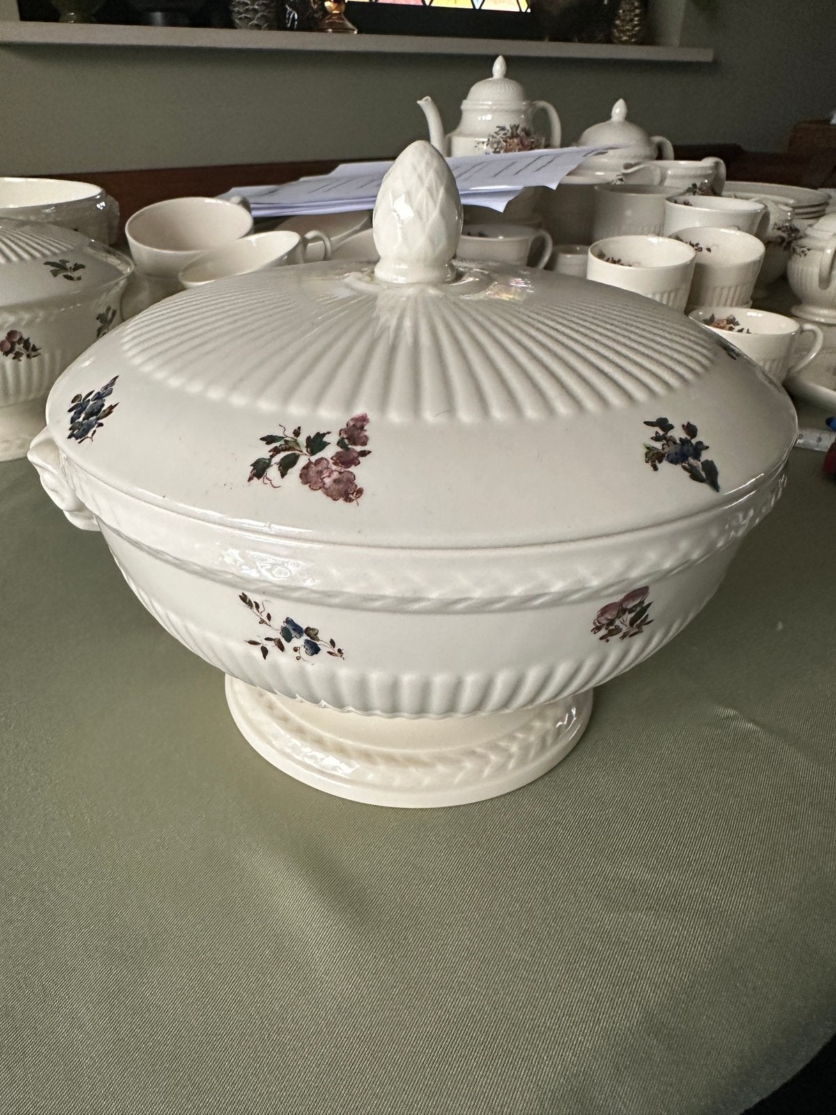 WEDGWOOD CONWAY dekschaal beschadigd, Antiek en Kunst, Ophalen
