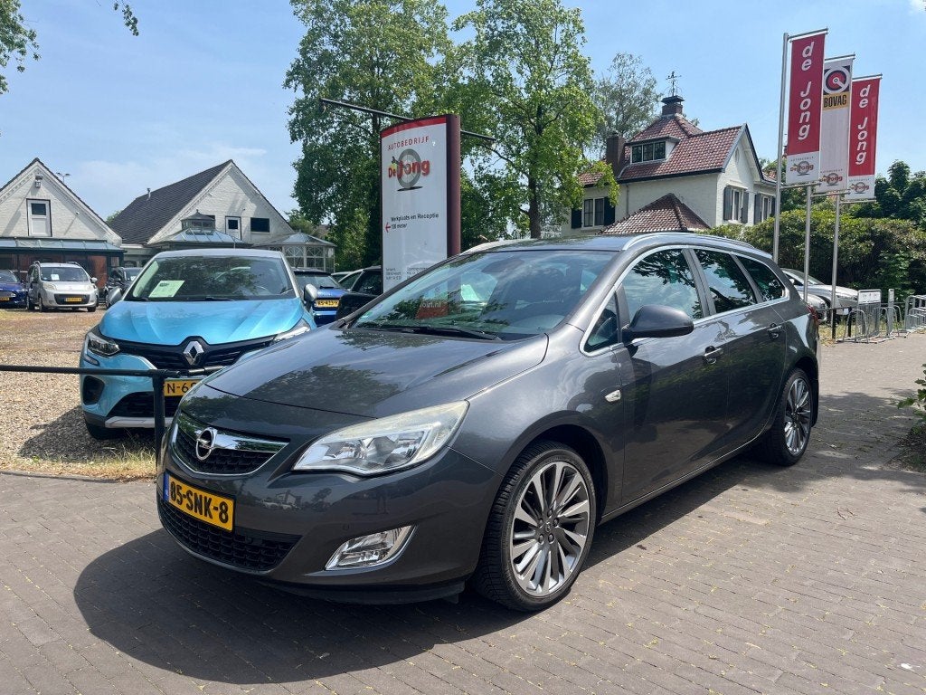 Opel ASTRA SPORTS TOURER 1.4 TURBO COSMO 140PK / NAVI / CRUI, Voorwielaandrijving, Euro 5, Gebruikt, Parkeersensor