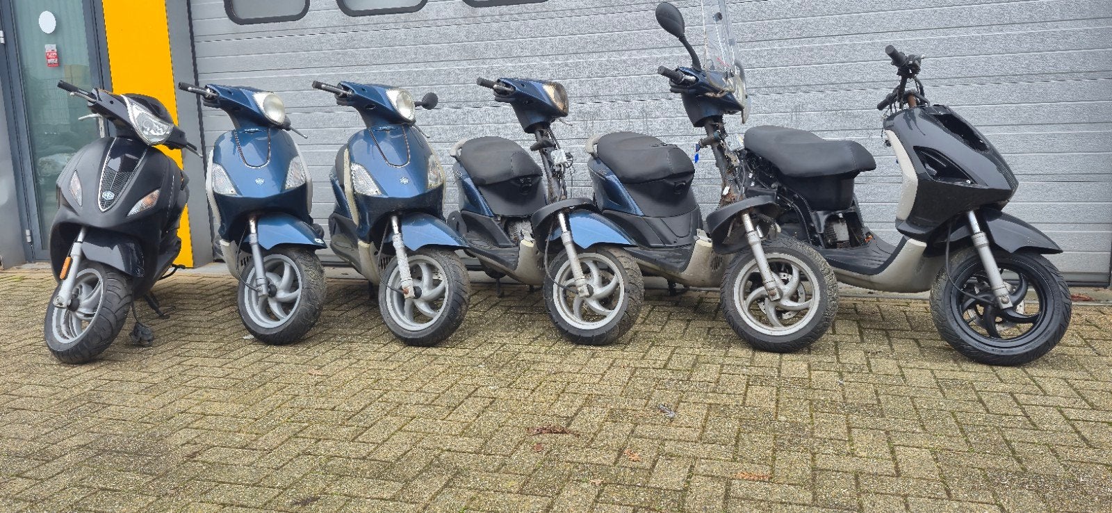 Piaggio | Fly's | 25 km/45 km | Snor/brom | 2T/4T, Fietsen en Brommers, Scooters | Piaggio, Ophalen, Gebruikt, X, Fly
